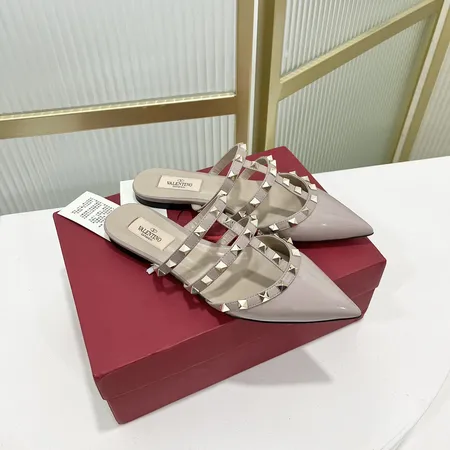 ヴァレンティノ スリッパ