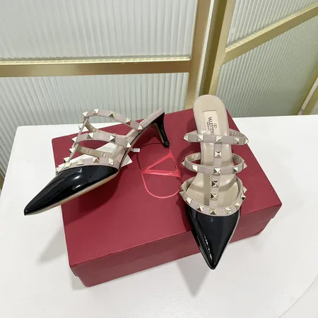 ヴァレンティノ スリッパ