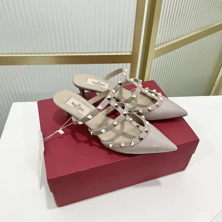 ヴァレンティノ スリッパ