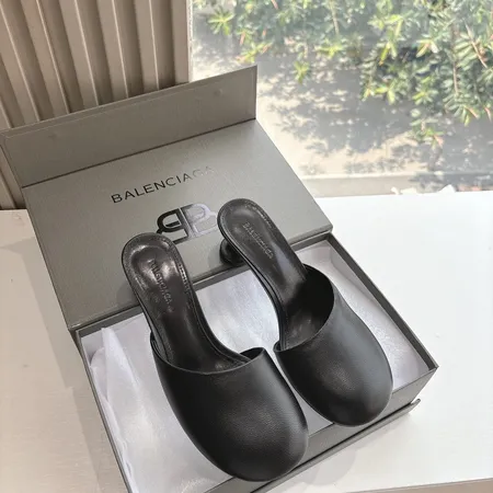 バレンシアガ サンダル