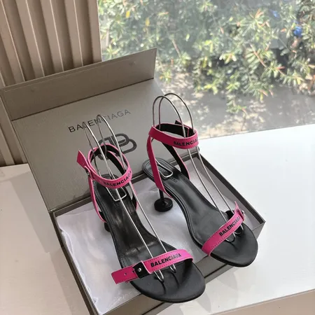 バレンシアガ サンダル