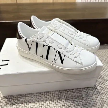 ヴァレンティノ カジュアルシューズ