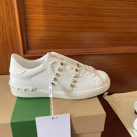 ヴァレンティノ カジュアルシューズ