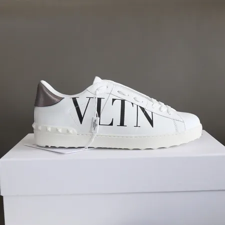 ヴァレンティノ カジュアルシューズ