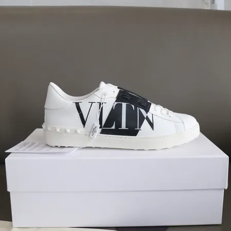 ヴァレンティノ カジュアルシューズ