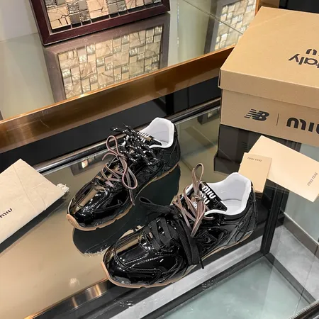 ミュウミュウ カジュアルシューズ