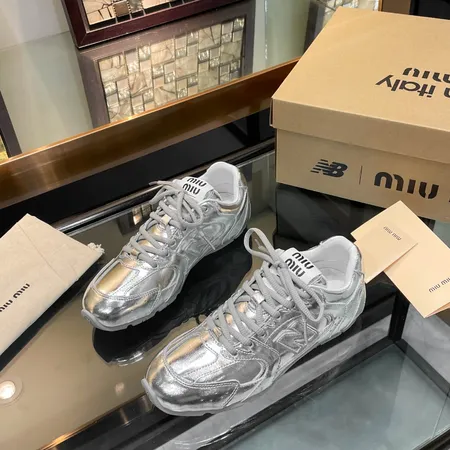 ミュウミュウ カジュアルシューズ