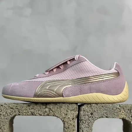 プーマ スニーカー