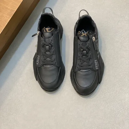 フェンディ スニーカー