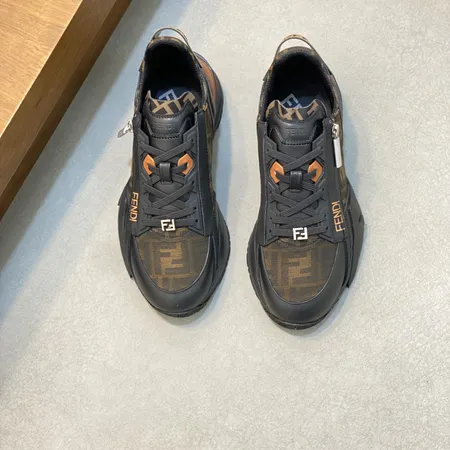 フェンディ スニーカー