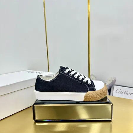 ロエベ カジュアルシューズ