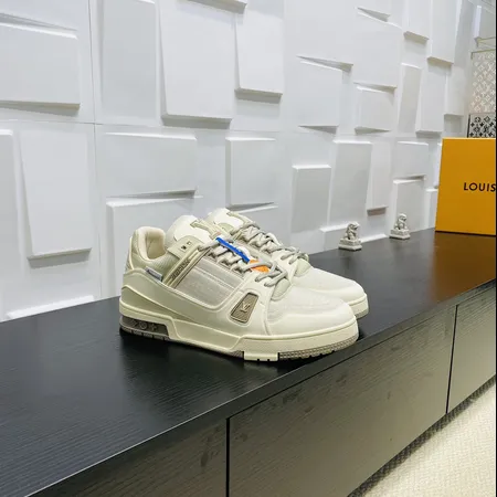 ルイヴィトン カジュアルシューズ