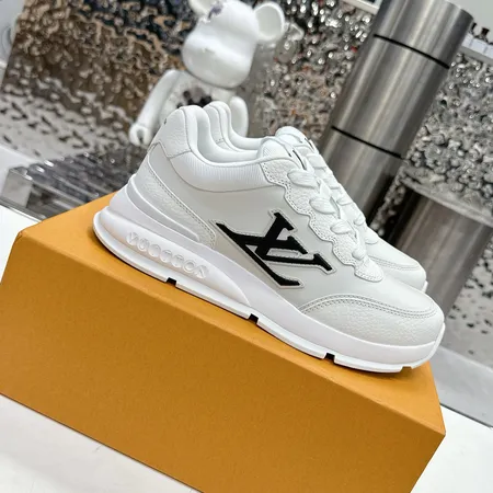 ルイヴィトン スニーカー