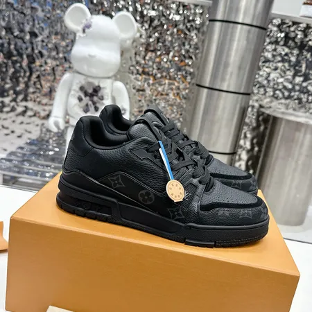 ルイヴィトン カジュアルシューズ