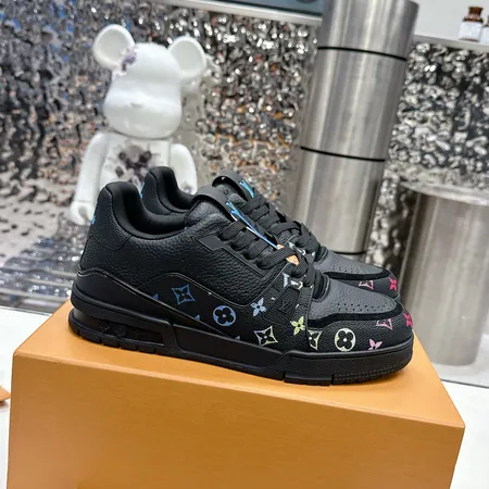 ルイヴィトン カジュアルシューズ