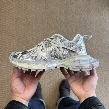 バレンシアガ スニーカー