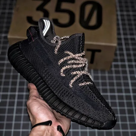 アディダス スニーカー