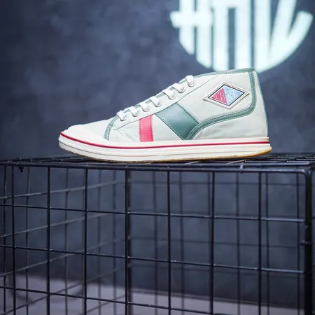 ボッテガ ヴェネタ カジュアルシューズ