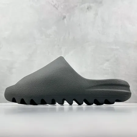 アディダス スリッパ