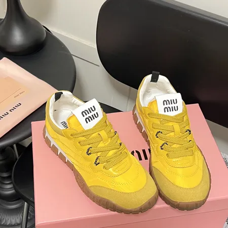 ミュウミュウ カジュアルシューズ