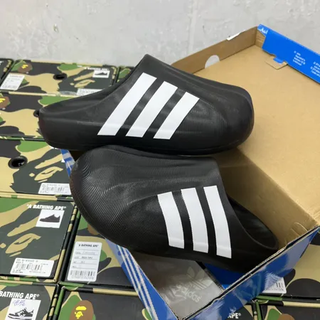 アディダス スリッパ