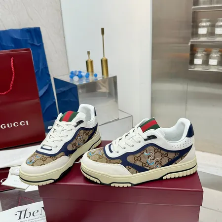 グッチ カジュアルシューズ