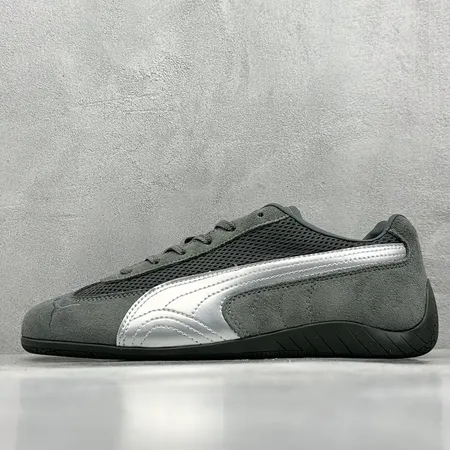 プーマ スニーカー