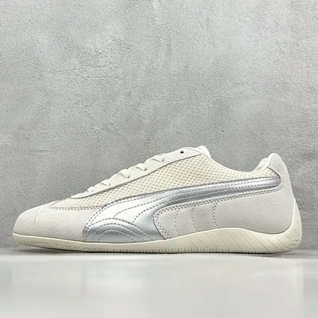 プーマ スニーカー