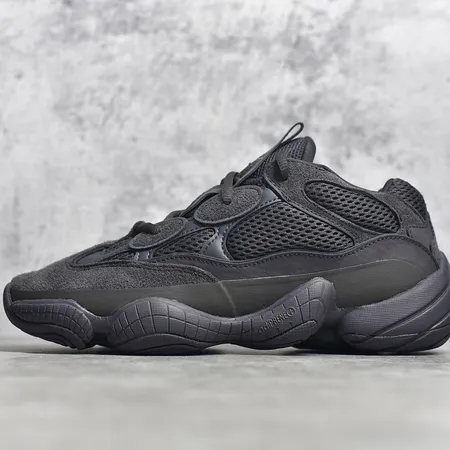 アディダス スニーカー