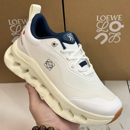 ロエベ スニーカー