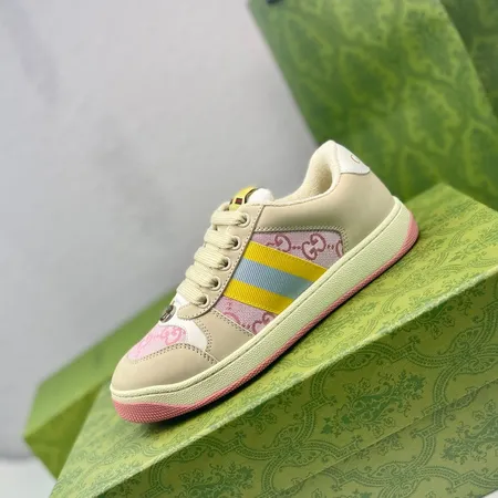 グッチ カジュアルシューズ