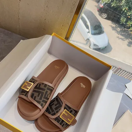 フェンディ スリッパ