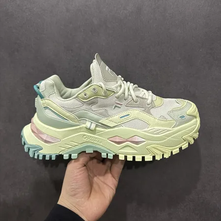 フィラ スニーカー