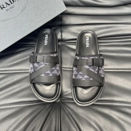 プラダ スリッパ