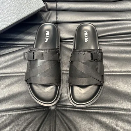 プラダ スリッパ
