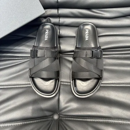 プラダ スリッパ