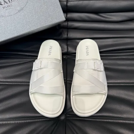 プラダ スリッパ