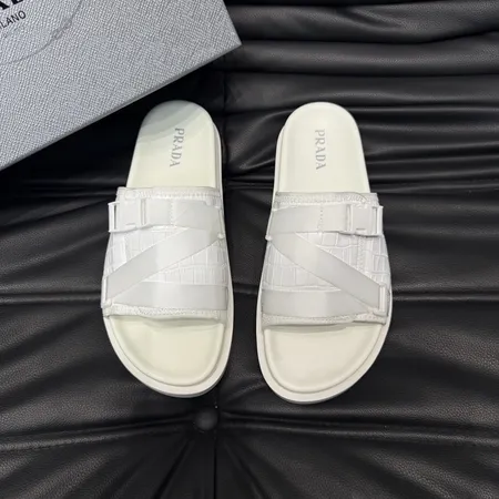 プラダ スリッパ