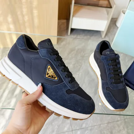 プラダ カジュアルシューズ