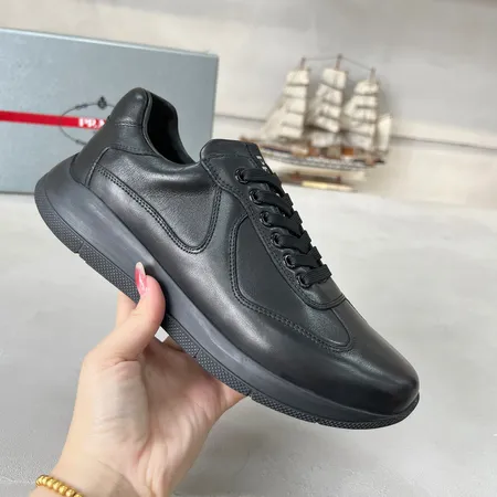 プラダ カジュアルシューズ