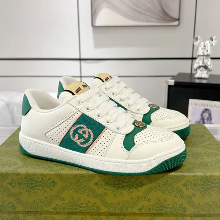 グッチ カジュアルシューズ