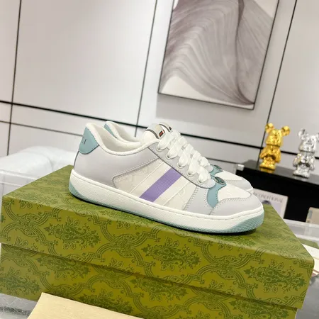 グッチ カジュアルシューズ