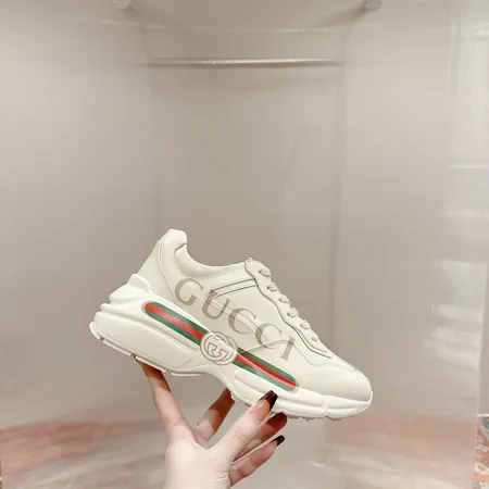 グッチ スニーカー