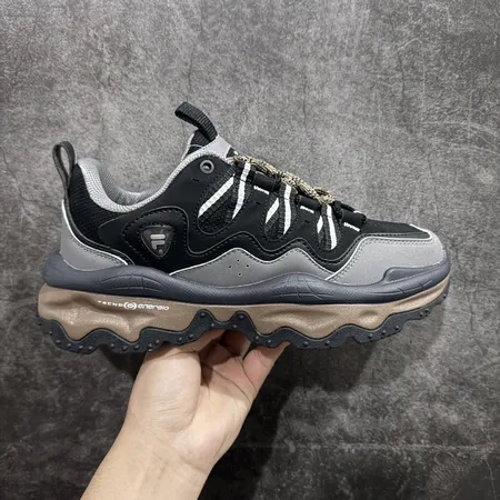 フィラ スニーカー