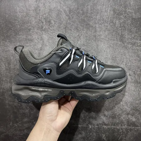 フィラ スニーカー