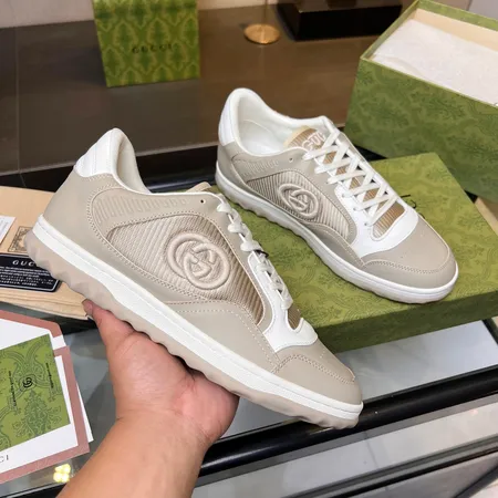 グッチ カジュアルシューズ