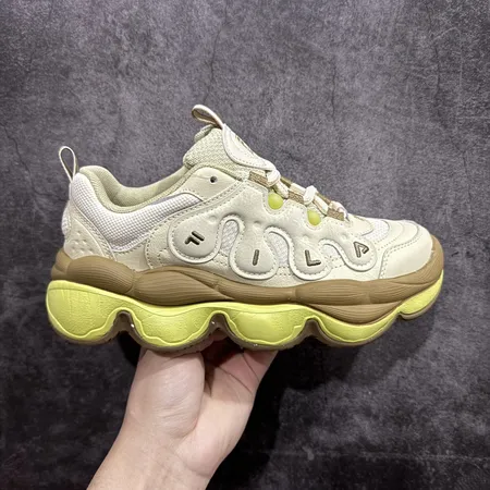 フィラ スニーカー