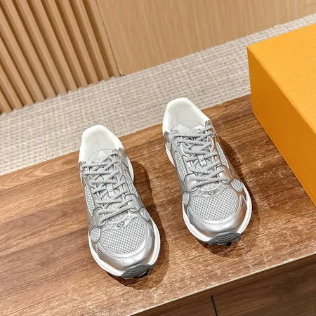 ルイヴィトン スニーカー