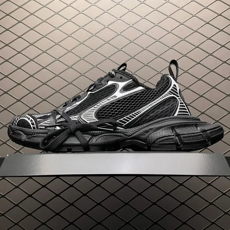 バレンシアガ スニーカー