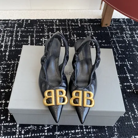 バレンシアガ サンダル